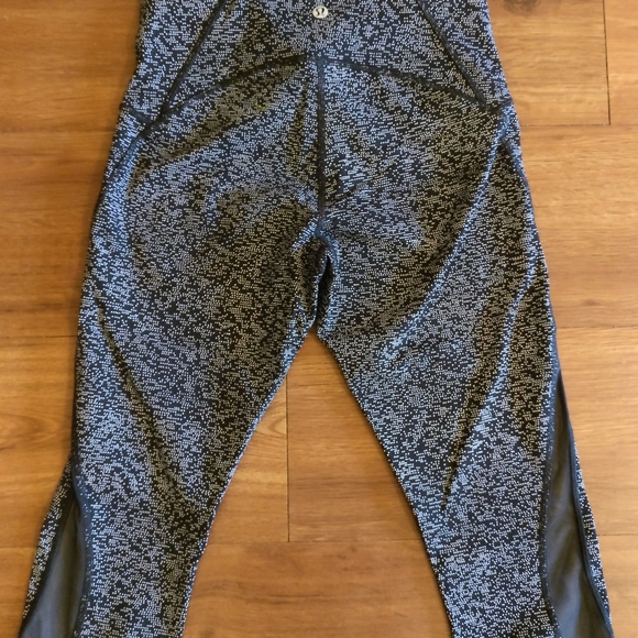 Lululemon Train Times 17" Crop - Picture 5 of 7